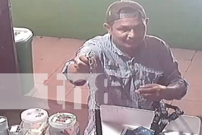 Foto: Estafador de los 100 dólares en Villa Flor Sur/Tn8