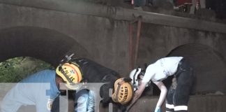 Foto: ¡Paseo peligroso! Hombre en estado de ebriedad cae de un puente en Estelí/TN8