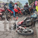 Grave accidente en Villa Austria: motociclista impacta contra poste al esquivar taxi Foto: Fuerte choque en Villa Austria/TN8