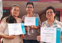 Foto: maestros de Carazo certificados en informática/TN8