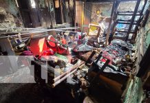 «Lo perdimos todo»: Incendio arrasa 70 años de historia en Monseñor Lezcano Foto: Infernal incendio en Monseñor Lezcano /TN8