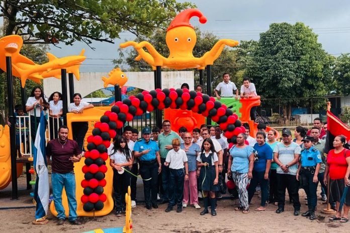 Foto: Familias nicaragüenses disfrutan de nuevos espacios recreativos/Cortesía