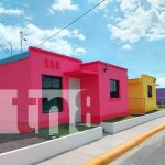 ¡El sueño se cumple! Entregan 25 viviendas dignas a familias de Corinto Foto: Familias celebran su nuevo hogar en Corinto /TN8