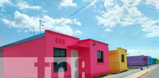 Foto: Familias celebran su nuevo hogar en Corinto /TN8