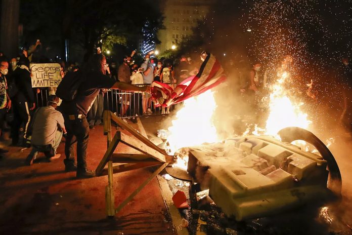 Foto: Protestas violentas hunden Los Ángeles en el caos /Cortesía