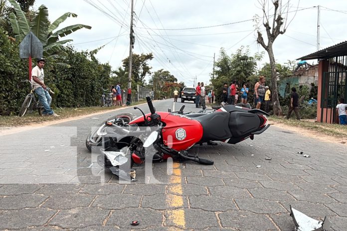 Foto: Policía investiga choque de motos en Jalapa/TN8 Foto: Policía investiga choque de motos en Jalapa/TN8