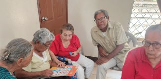 Foto: LOTO celebra con adultos mayores el amor de mamá y papá / Cortesía