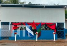 Entregan un aula de clases a comunidad el provenir en Siuna
