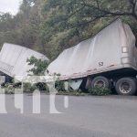 Conductor sobrevive tras lanzarse de cabezal sin frenos en Ocotal Foto: Cabezal pierde frenos en peligrosa curva de Ocotal /TN8