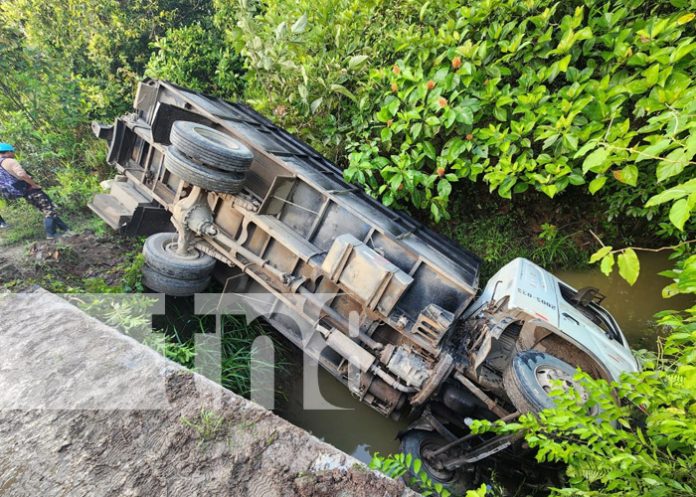 Foto: Fuerte accidente con camión en Kukra Hill deja al menos cinco lesionados / TN8 Foto: Fuerte accidente con camión en Kukra Hill deja al menos cinco lesionados / TN8