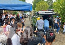 Despiden a madre e hija, víctimas de femicidio y parricidio en Managua Foto: Despiden a madre e hija que fueron asesinadas en Managua / TN8