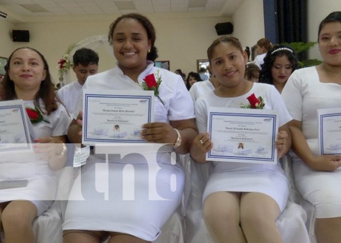 Foto: Promoción para auxiliares de enfermería / TN8 Foto: Promoción para auxiliares de enfermería / TN8