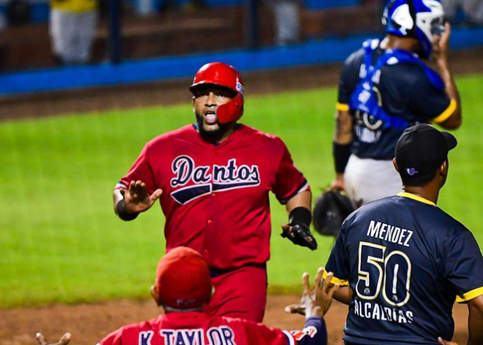 Dantos líderes en el Pomares