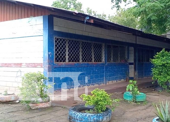 Foto: Entregan sitio para mejora de colegio en Nandaime / TN8 Foto: Entregan sitio para mejora de colegio en Nandaime / TN8