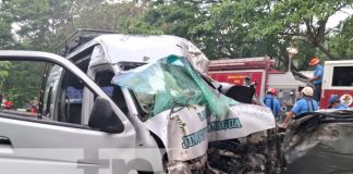 Foto: Fuerte choque entre camión y microbús en Carazo / TN8