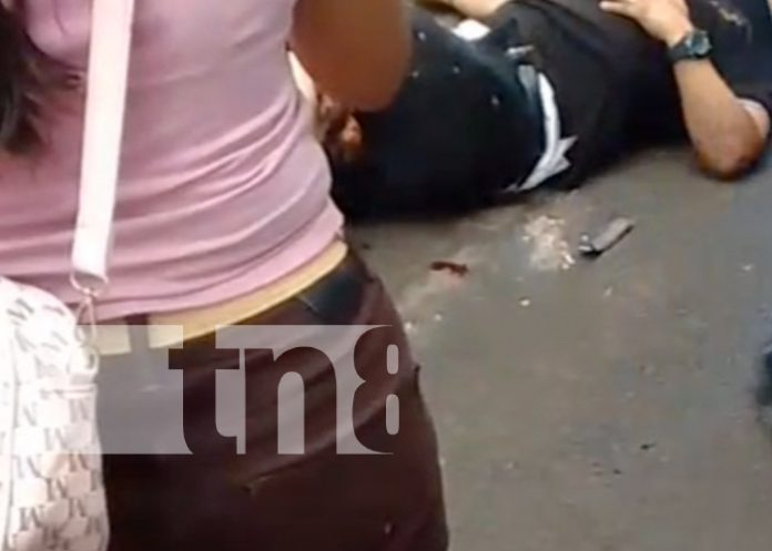 Foto: Motociclista sufre accidente por culpa de busero en trayecto Tipitapa a Masaya / TN8 Foto: Motociclista sufre accidente por culpa de busero en trayecto Tipitapa a Masaya / TN8