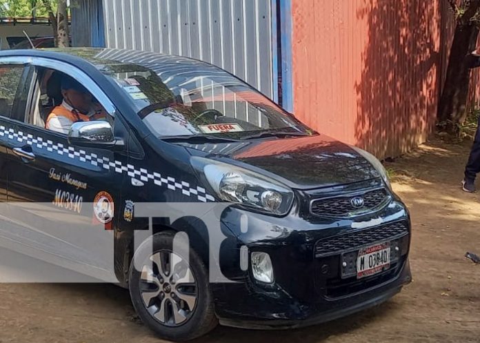 Foto: Taxi retenido por comportamiento inmoral de su conductor en Managua / TN8 Foto: Taxi retenido por comportamiento inmoral de su conductor en Managua / TN8