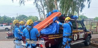 Foto: Capacitación de bomberos en rescate con cuerda / TN8