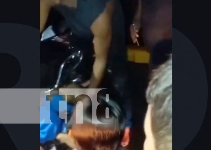 Foto: Aparatoso accidente en Bilwi con una moto y una bebé / TN8 Foto: Aparatoso accidente en Bilwi con una moto y una bebé / TN8