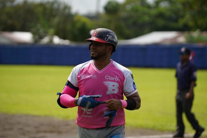 Wuillians Vásquez Bóer divide en el Pomares