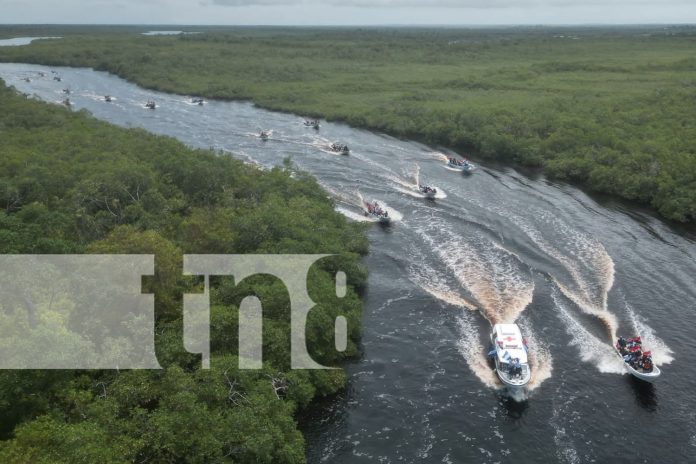 Foto: Caravana acuática celebra el 46 aniversario de la Revolución en Puerto Cabezas/TN8
