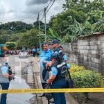 Encuentran a dos personas muertas dentro de un carro en Ticuantepe Foto: Policía Nacional investiga la muerte de dos personas en Ticuantepe/ TN8