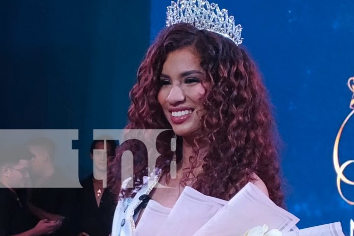 Foto:  Gabriela Orozco alza la corona de Granada con orgullo y pasión/TN8 Foto: Gabriela Orozco alza la corona de Granada con orgullo y pasión/TN8