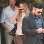 Foto: Robbie disfruta de la gastronomía española/ Cortesía