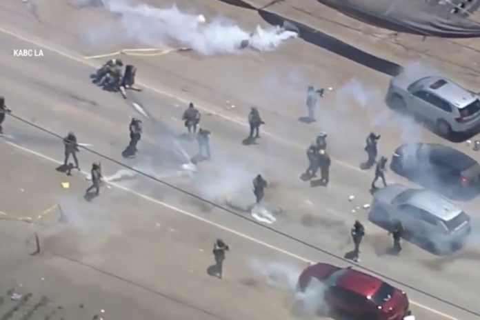 Foto: Caos en California por un operativo de migración /Cortesía Foto: Caos en California por un operativo de migración /Cortesía