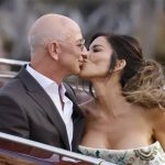 Jeff Bezos consideraría regalar Vogue a Lauren Sánchez Foto: Jeff Bezos y Lauren Sánchez /cortesía