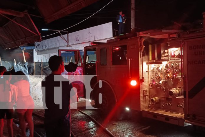 Foto: Mercado Oriental en llamas/TN8 Foto: Mercado Oriental en llamas/TN8