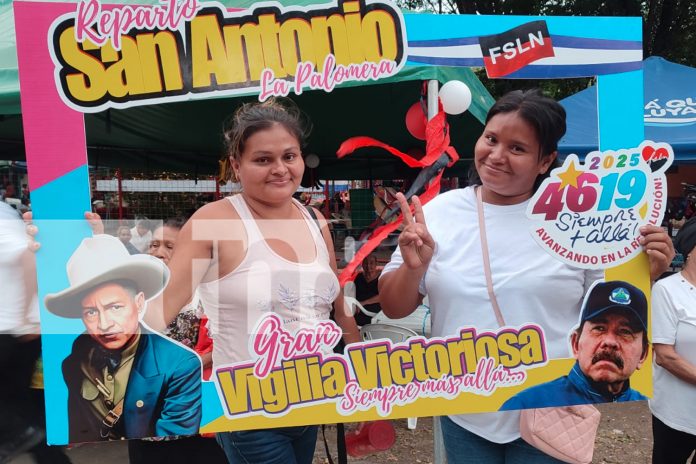 Foto: ¡Viva la Revolución! Familias participan activamente de las vigilias en Managua/TN8