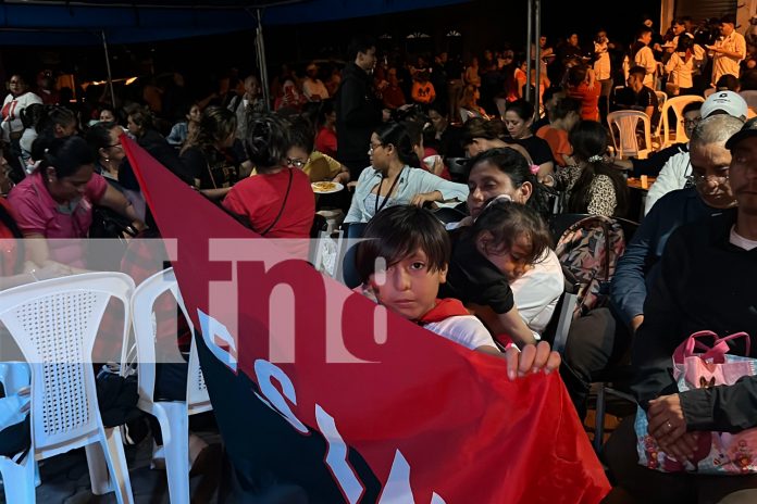 1 Foto: Noche de patria viva: vigilias simultáneas reafirman el compromiso con la Revolución/TN8