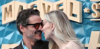 Foto: Pedro Pascal y Vanessa Kirby no se sueltan/Cortesía