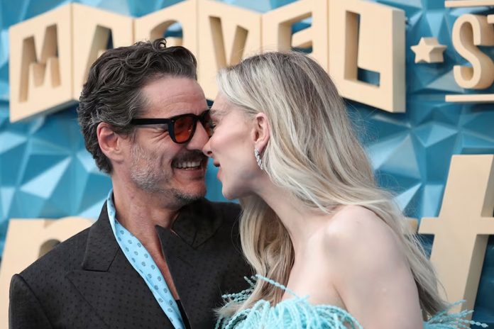 Foto: Pedro Pascal y Vanessa Kirby no se sueltan/Cortesía Foto: Pedro Pascal y Vanessa Kirby no se sueltan/Cortesía
