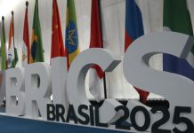 Trump lanza arancel del 10 % contra países que respalden al BRICS y desafíen el dólar Foto: Trump lanza arancel del 10 % contra países que respalden al BRICS y desafíen el dólar/Cortesía