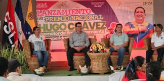 Foto: Nicaragua conmemora a Hugo Chávez con premio a productores del campo / Cortesía