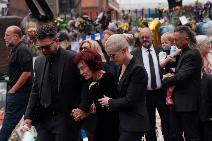 Foto: Las imágenes del funeral de Ozzy Osbourne en Birmingham/ Cortesía Foto: Las imágenes del funeral de Ozzy Osbourne en Birmingham/ Cortesía