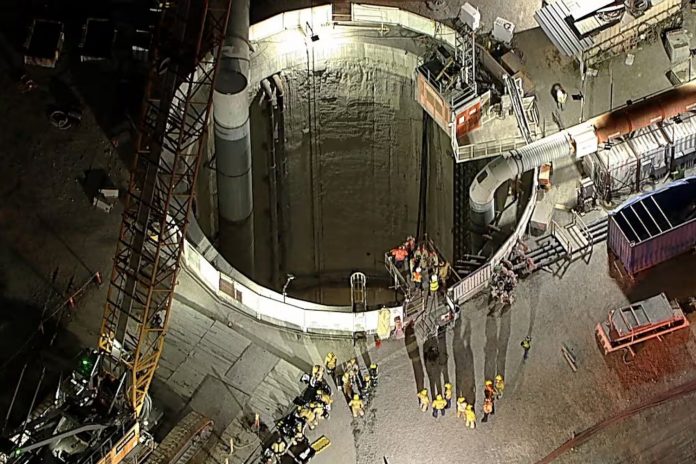 Foto: Atrapados tras derrumbe en túnel de California /Cortesía Foto: Atrapados tras derrumbe en túnel de California /Cortesía