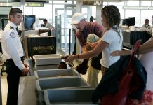 ¡Ya nada de quitarse los zapatos! Nuevas medidas en aeropuertos de Estados Unidos Foto: Mantén tus zapatos en aeropuertos de Estados Unidos