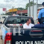 No corrió largo: Borracho provocó accidente en Managua e intentó darse a la fuga Foto: Por ir "bolo" atropelló a un motorizado en La Cañada, Managua /TN8