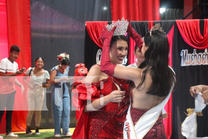 2 Foto: Nazely Báez es coronada “Chica 46/19” en vibrante celebración del Triángulo Minero/TN8