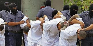 Foto: Denuncian abusos en El Salvador /cortesía