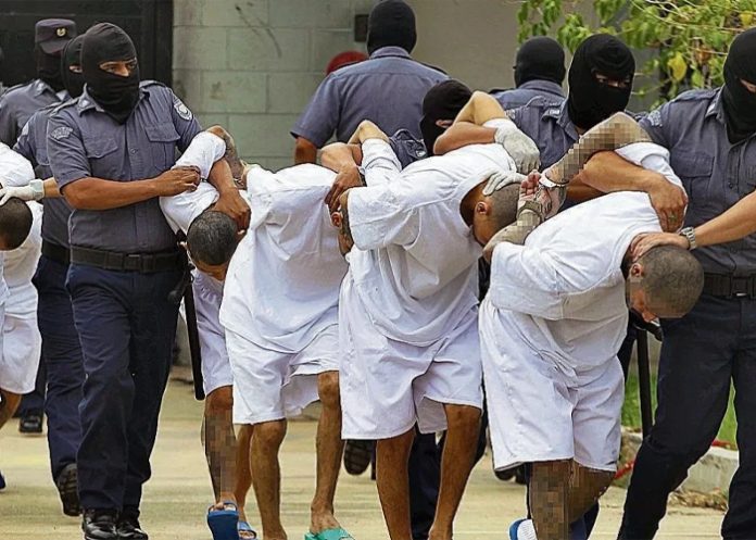 Foto: Denuncian abusos en El Salvador /cortesía Foto: Denuncian abusos en El Salvador /cortesía