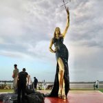 Sofía Vergara es homenajeada con imponente estatua en su cumpleaños 53 Foto: Sofía Vergara es homenajeada con una estatua /Cortesía