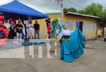 Foto: caponeros y vecinos celebran nuevas calles en el barrio B15 /TN8
