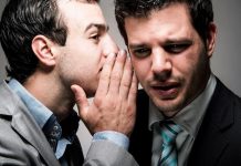 Expertos explican por qué necesitamos el chisme para convivir mejor Foto: El chisme cumple funciones sociales importantes/Cortesía