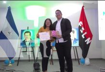 Foto: estudiantes sobresalientes celebran con orgullo su día nacional/TN8