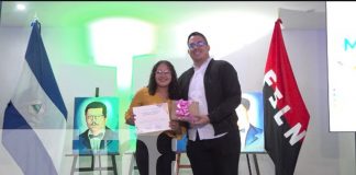 Foto: estudiantes sobresalientes celebran con orgullo su día nacional/TN8