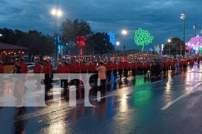 Foto: Entre banderas, sirenas y orgullo, así se vivió el aniversario del Benemérito Cuerpo de Bomberos/TN8